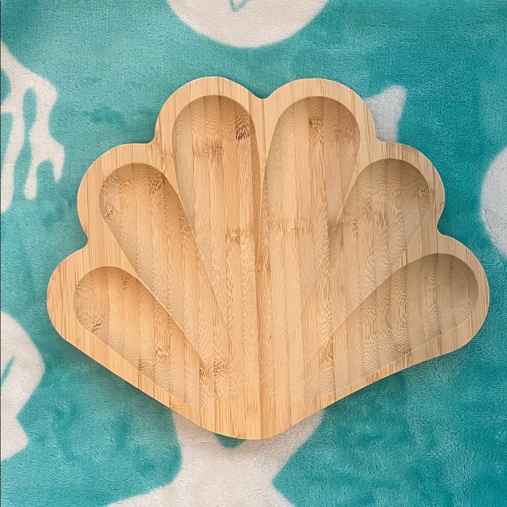 Natural Bamboo Shell-Shaped Basket